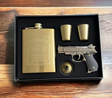 Мъжки Подаръчен Комплект Jack Daniels: Метален Пистолет Запалка, 2 Чаши и Фуния