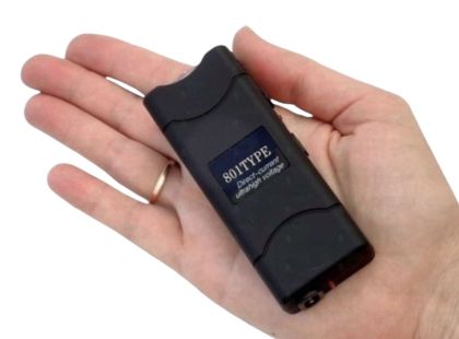 Военен мощен електрошок удобен дизайн с лед фенер и калъф за колан