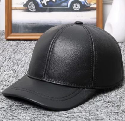 Мъжка шапка от естествена кожа с твърда козирка – съвършенство в детайл