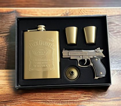 Мъжки Подаръчен Комплект Jack Daniels: Метален Пистолет Запалка, 2 Чаши и Фуния