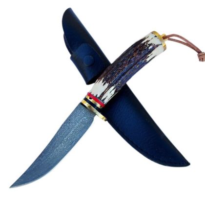 Ловен нож с дамаска шарка и рогова дръжка – Перфектен избор за ловци и любители на туризма